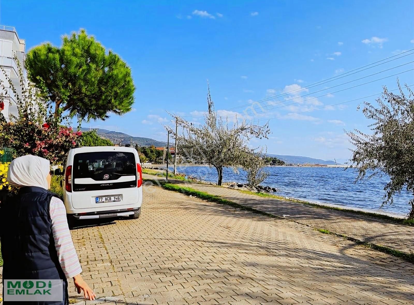 Armutlu Karşıyaka Da Denize Sıfır Satılık Deniz Manzaralı 3+1 - Görsel 11