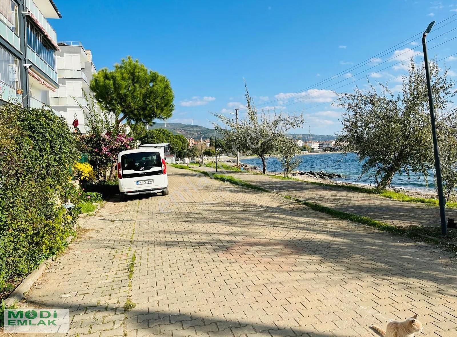 Armutlu Karşıyaka Da Denize Sıfır Satılık Deniz Manzaralı 3+1 - Görsel 8