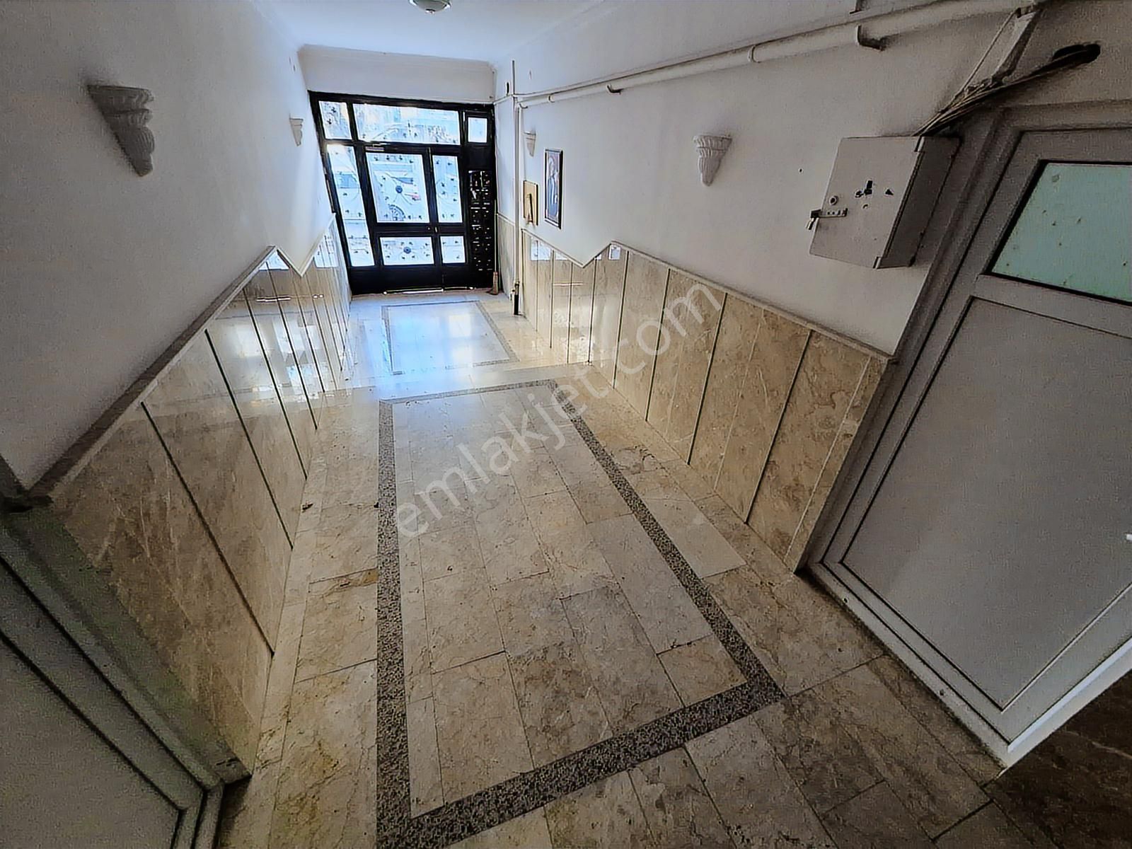 Arel'den Yücetepe İlk Sk.'ta 2.kat Bakımlı Montalamalı Öncph.3+1 - Görsel 25