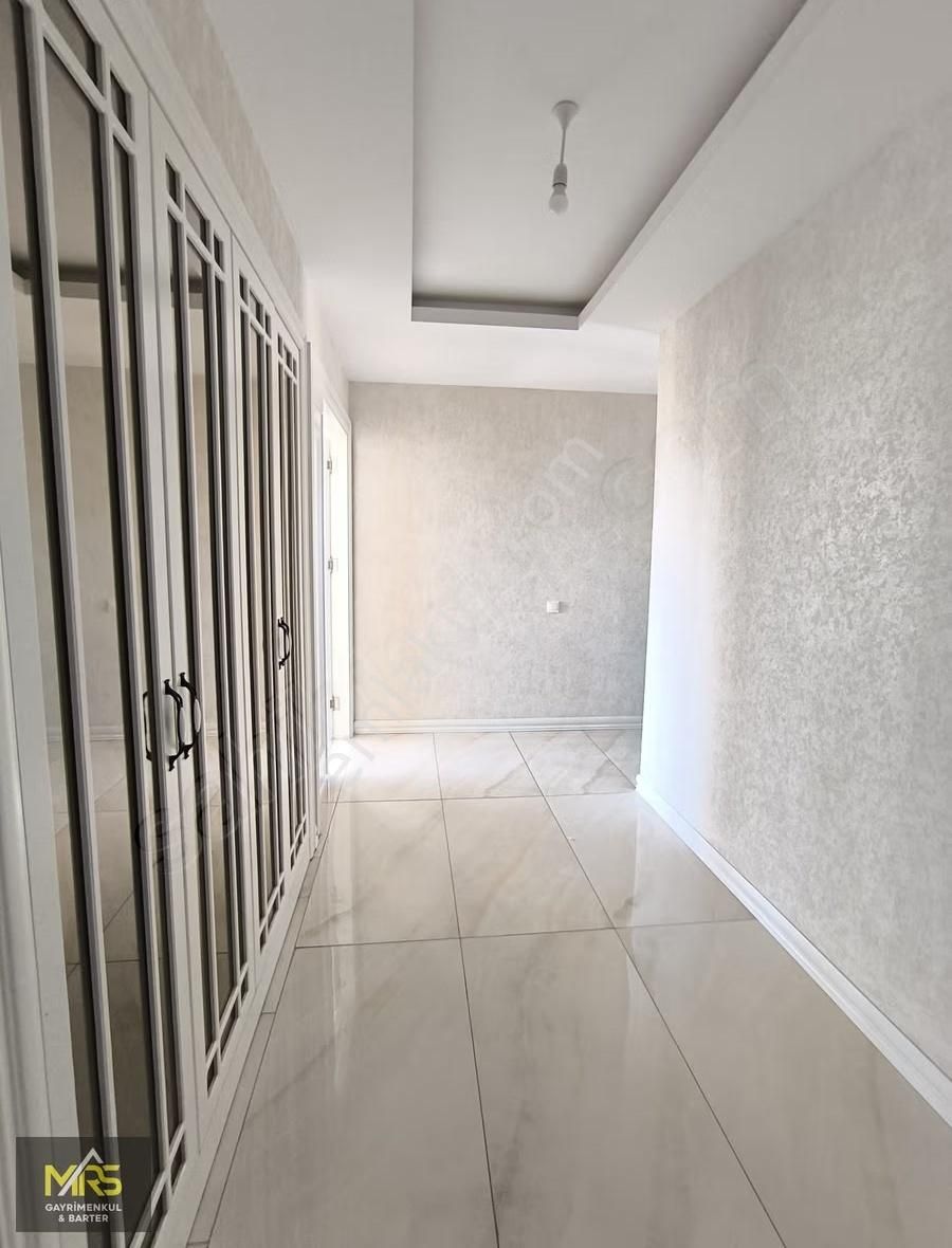 Mrs Gayrimenkulden Yenişehirde Havuzlu Site İçi Arakat 4+1 Daire - Görsel 5