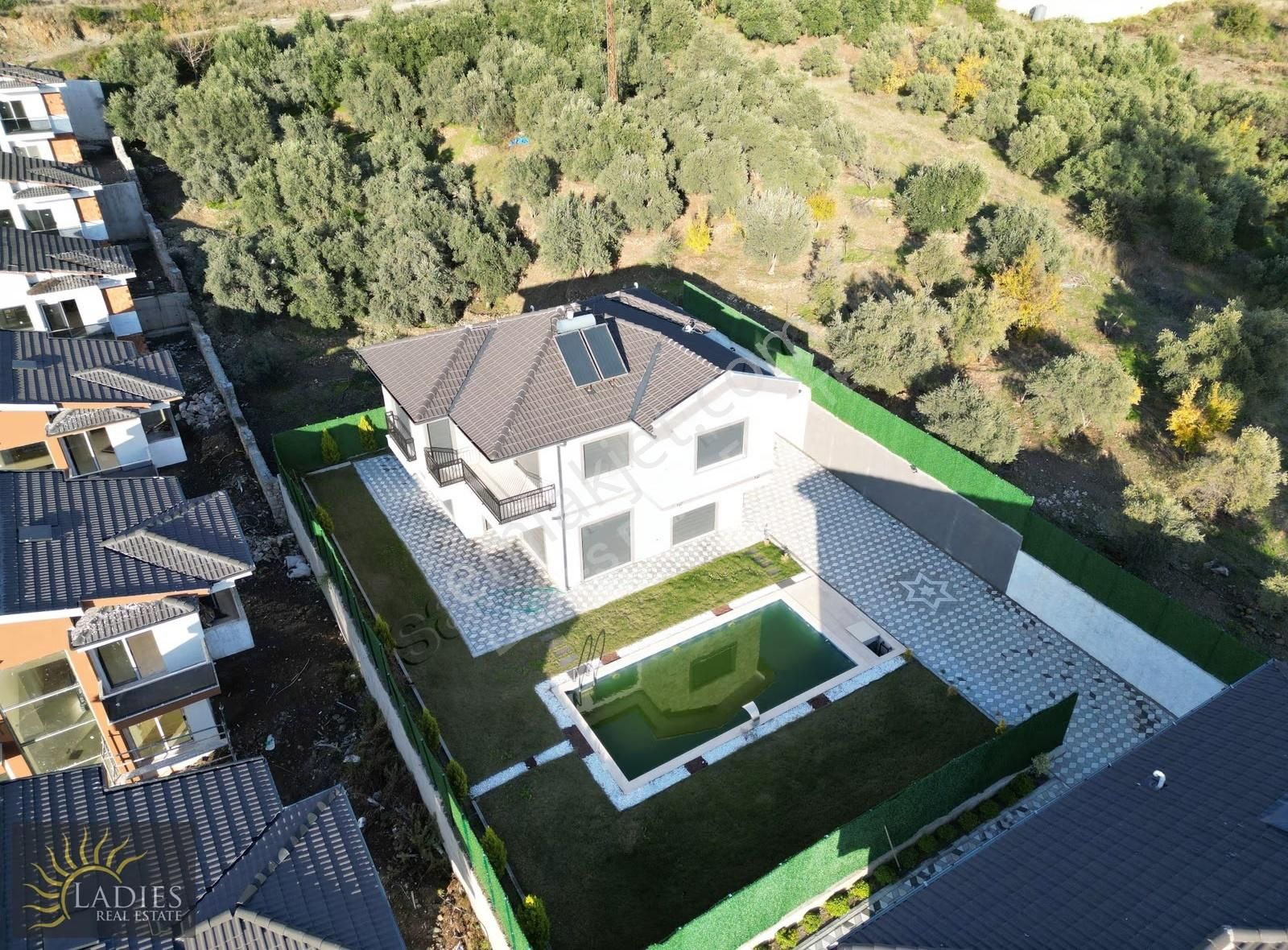 Ladies Emlak'tan Akkaya'da Satılık Havuzlu Villa - Görsel 2