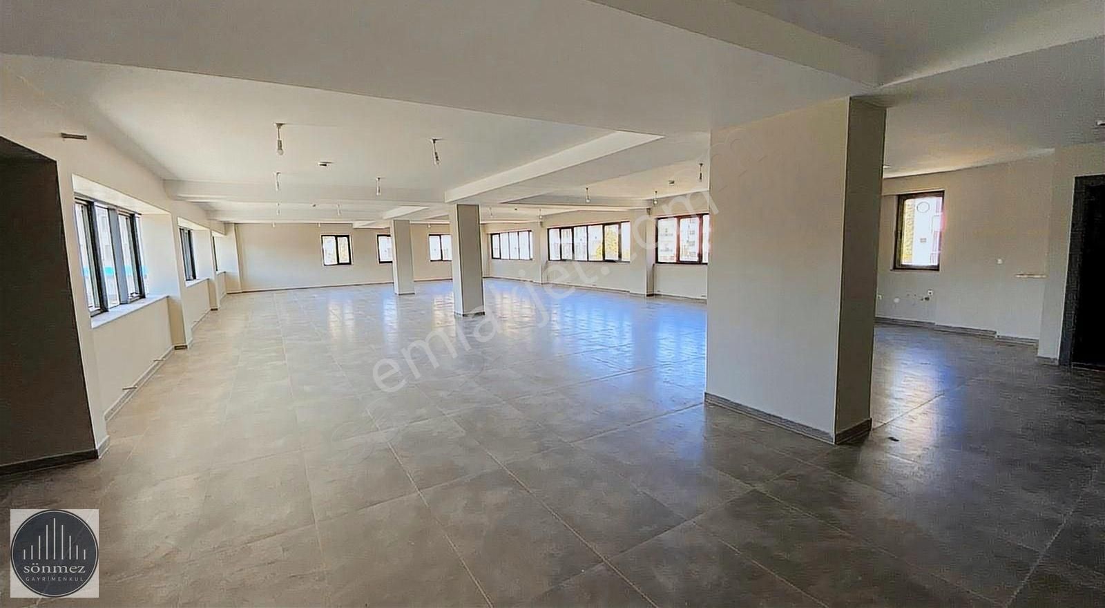 Sönmez'den Karşıyaka'nın Merkezinde Kiralık Sıfır Ofisler - Görsel 35