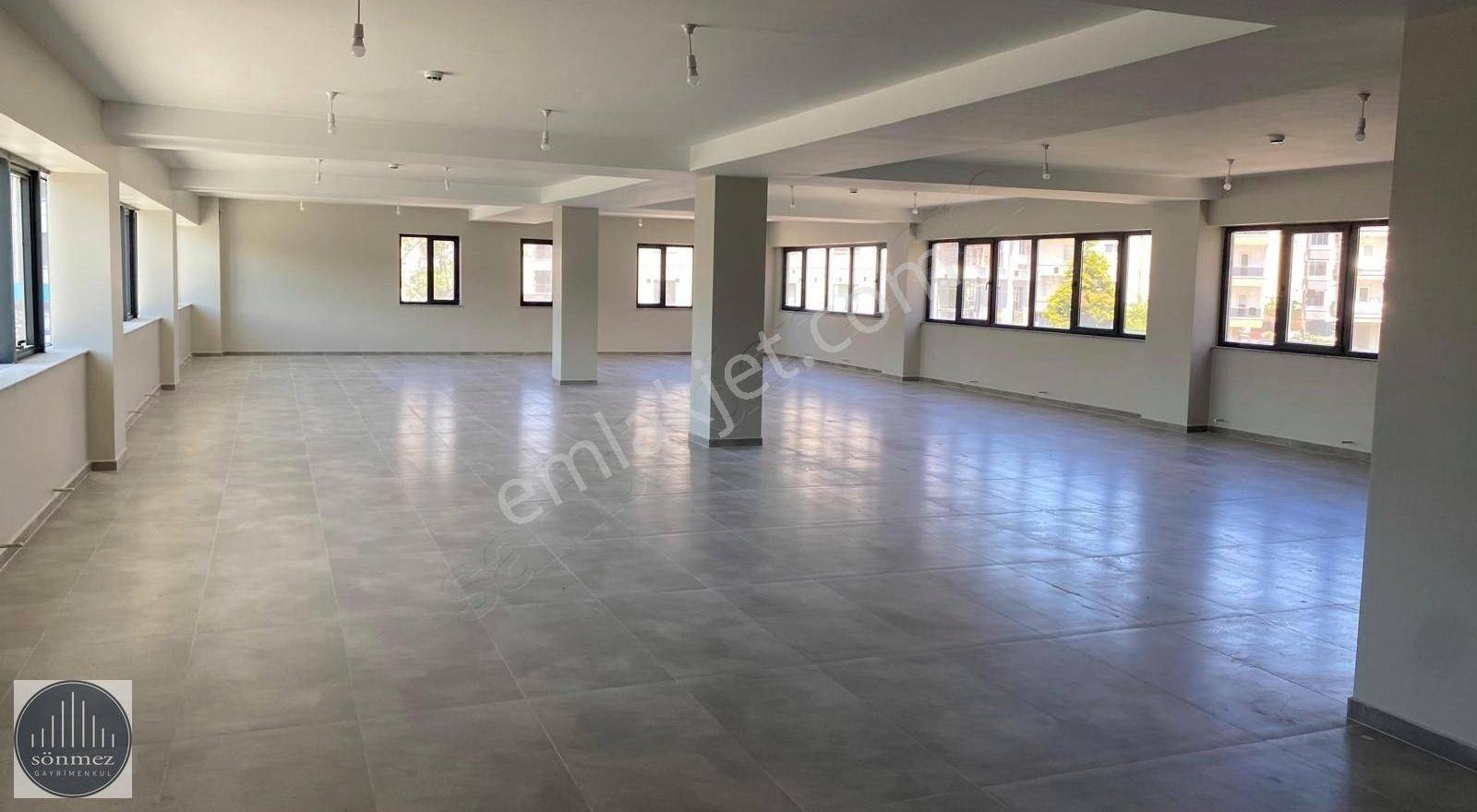 Sönmez'den Karşıyaka'nın Merkezinde Kiralık Sıfır Ofisler - Görsel 25