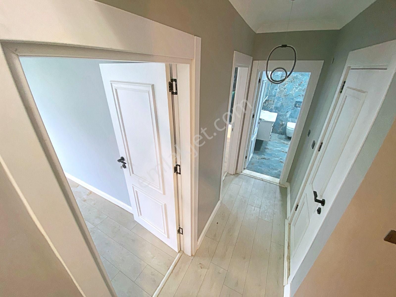 Edremit Merkezde Sıfır 5+1, 3 Katlı, Bahçeli, Doğalgazlı Satılık Villa - Görsel 25