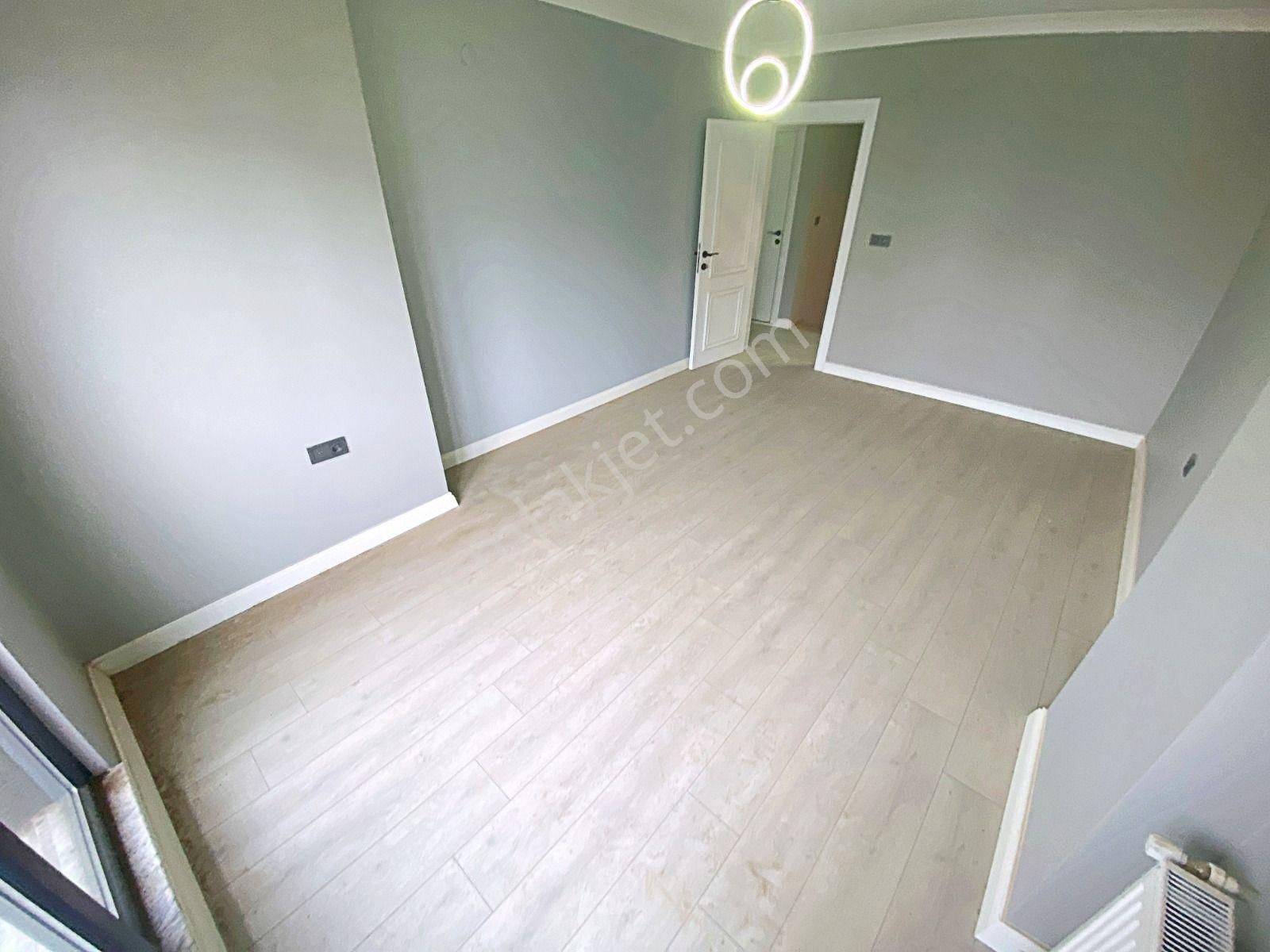 Edremit Merkezde Sıfır 5+1, 3 Katlı, Bahçeli, Doğalgazlı Satılık Villa - Görsel 20