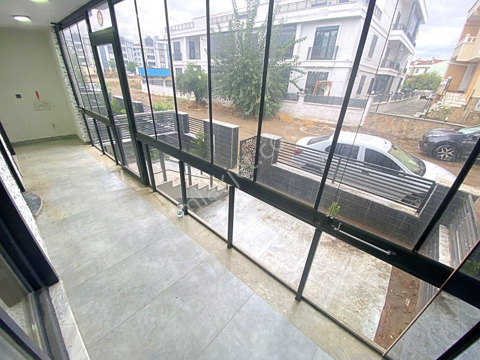 Edremit Merkezde Sıfır 5+1, 3 Katlı, Bahçeli, Doğalgazlı Satılık Villa - Görsel 7