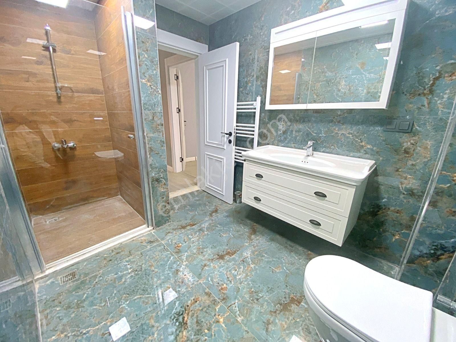 Edremit Merkezde Sıfır 5+1, 3 Katlı, Bahçeli, Doğalgazlı Satılık Villa - Görsel 30