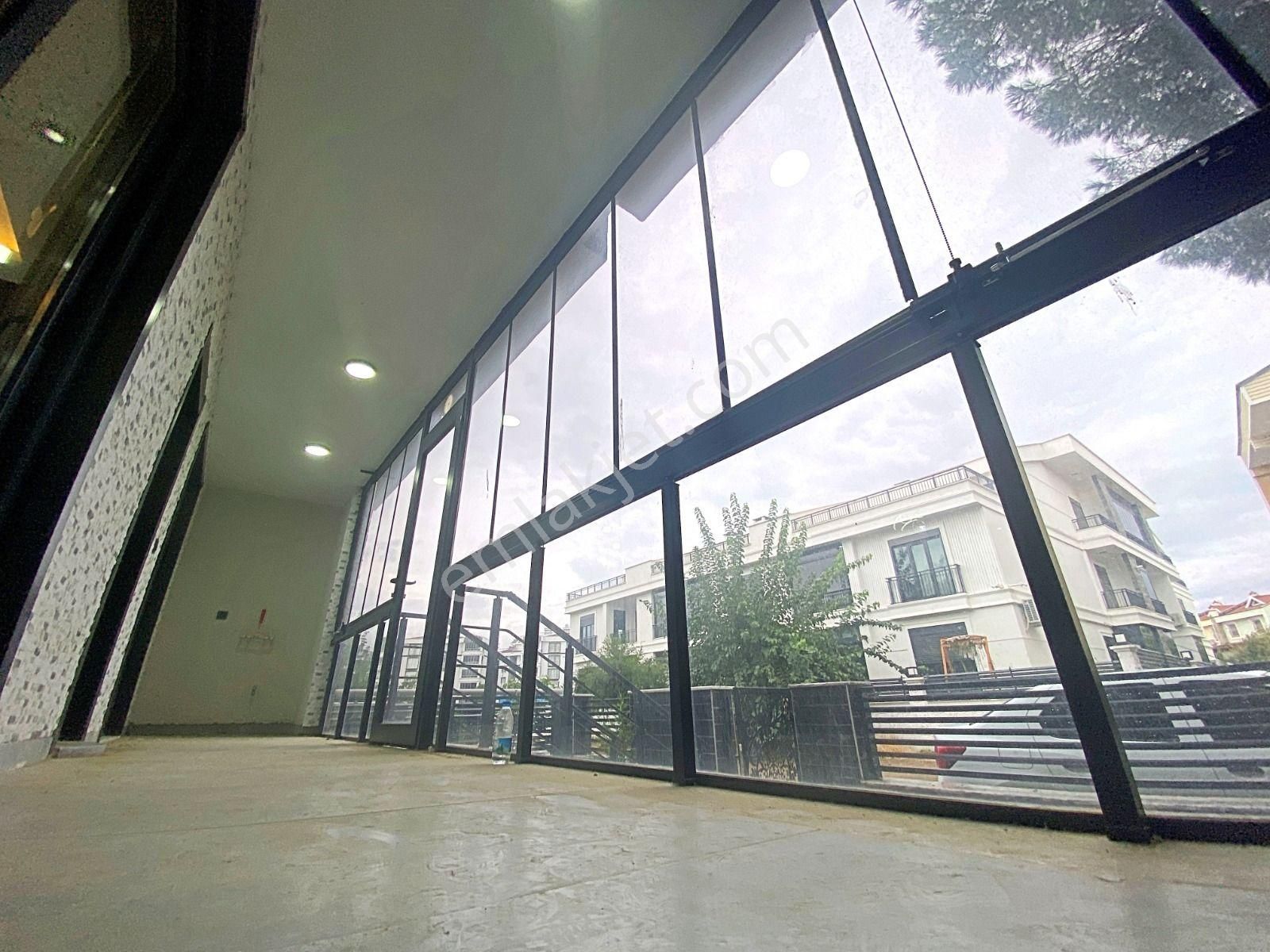 Edremit Merkezde Sıfır 5+1, 3 Katlı, Bahçeli, Doğalgazlı Satılık Villa - Görsel 8