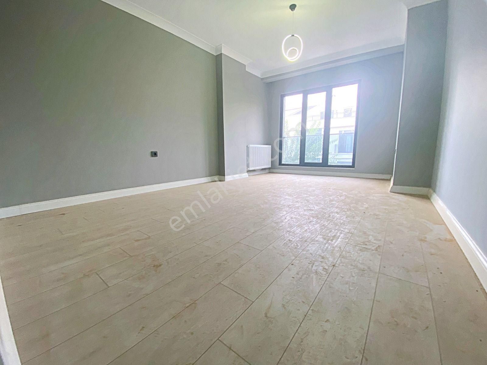 Edremit Merkezde Sıfır 5+1, 3 Katlı, Bahçeli, Doğalgazlı Satılık Villa - Görsel 17