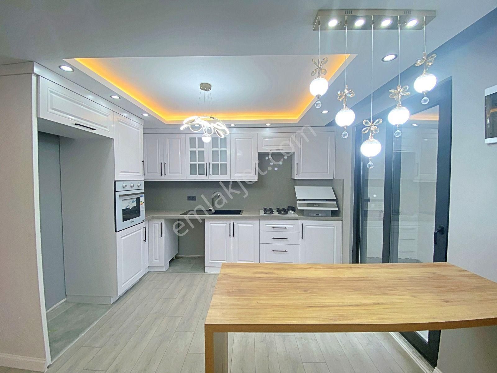 Edremit Merkezde Sıfır 5+1, 3 Katlı, Bahçeli, Doğalgazlı Satılık Villa - Görsel 5