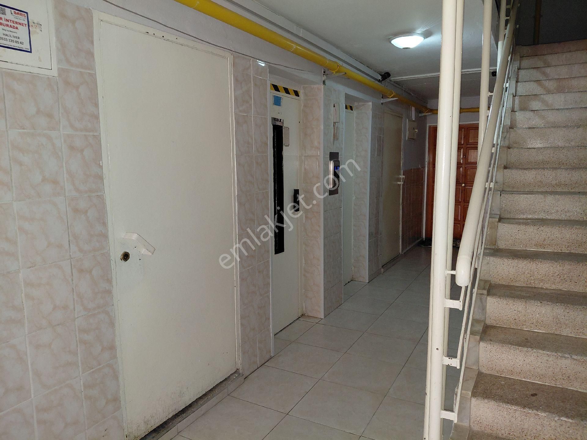 Bornova Evka 4 2+1 Açık Mutfak Doğalgazlı Kiralık Daire - Görsel 13
