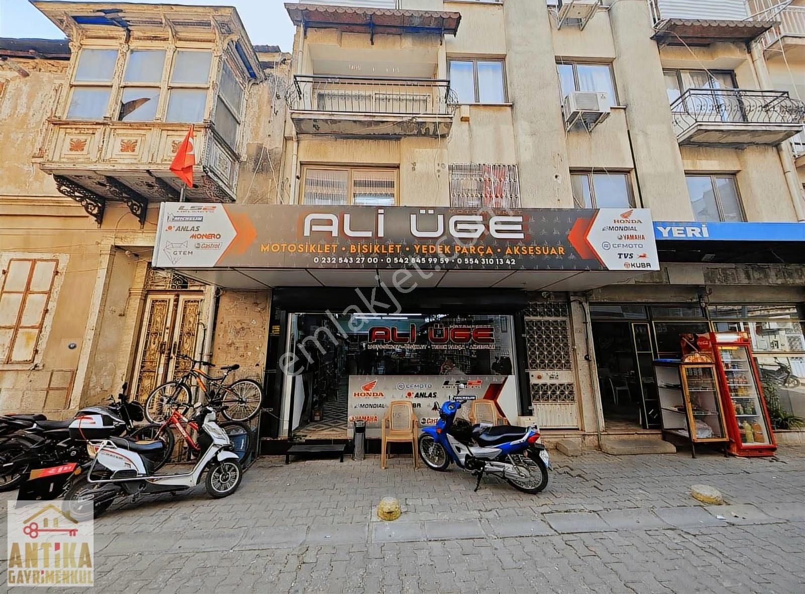 Antika Gayrimenkul'den Uzun Sokakta 3 Katlı Satılık İş Yeri