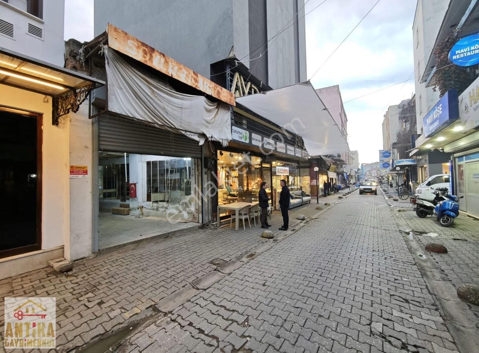 Antika'dan Bankalar Sokağında En İşlek Konumda Kiralık İş Yeri
