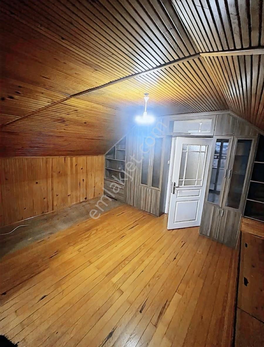 Pendik Esenler'de Ahşap Detaylı Şık 2+1 Kiralık Daire - Görsel 14