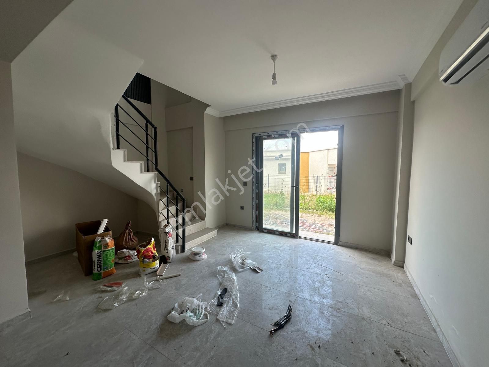 Deniz Manzaralı Bahçe Kullanımlı Dubleks 2+1 Daire - Görsel 4