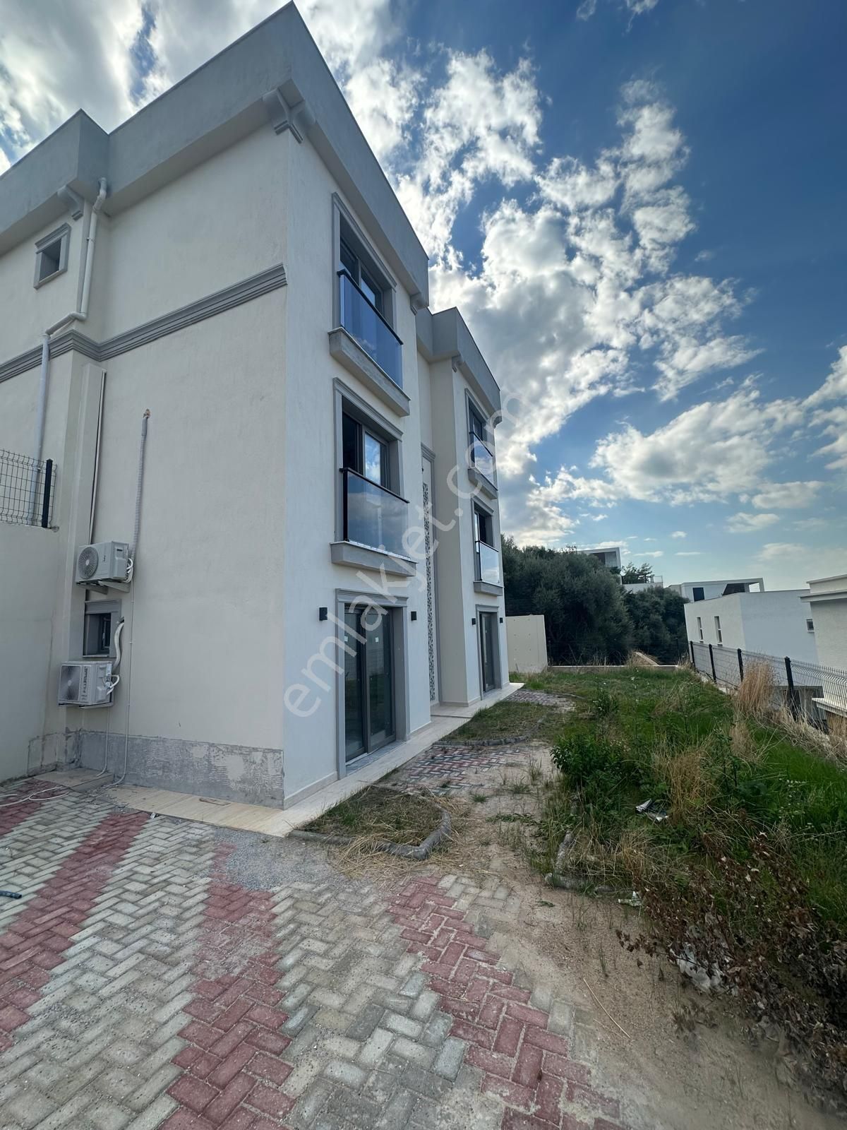 Deniz Manzaralı Bahçe Kullanımlı Dubleks 2+1 Daire