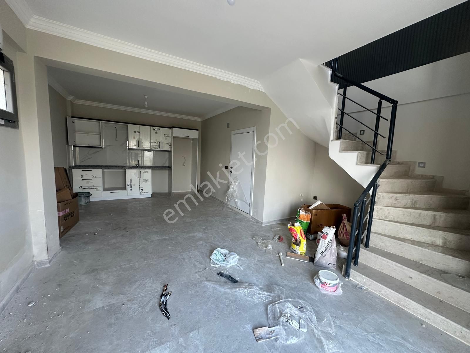 Deniz Manzaralı Bahçe Kullanımlı Dubleks 2+1 Daire - Görsel 3