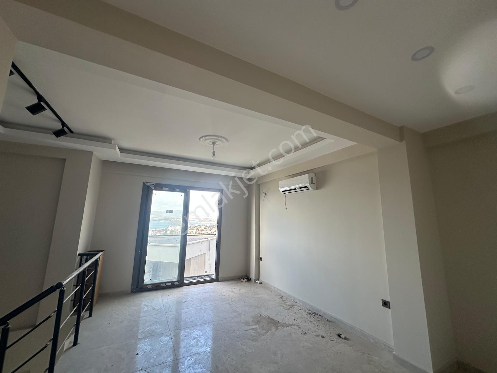 Deniz Manzaralı Bahçe Kullanımlı Dubleks 2+1 Daire - Görsel 12