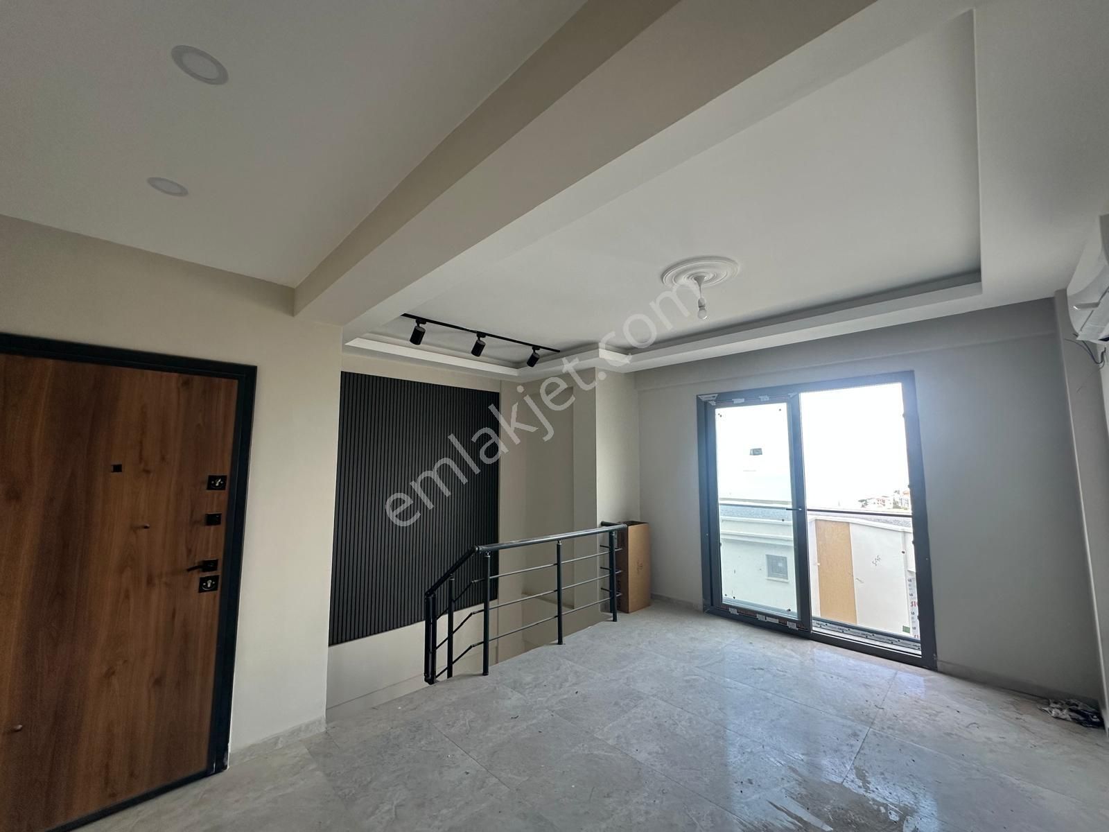 Deniz Manzaralı Bahçe Kullanımlı Dubleks 2+1 Daire - Görsel 11