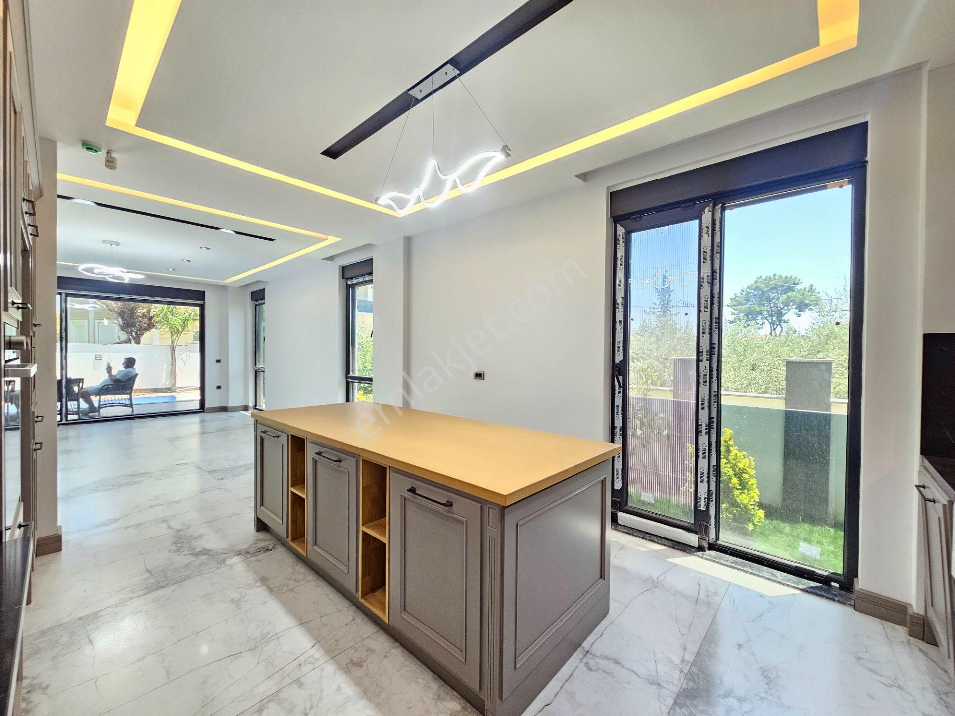 Yeşilbayırda 4+1 Modern Mimarili, Özel Havuzlu Lüks Villa - Görsel 9