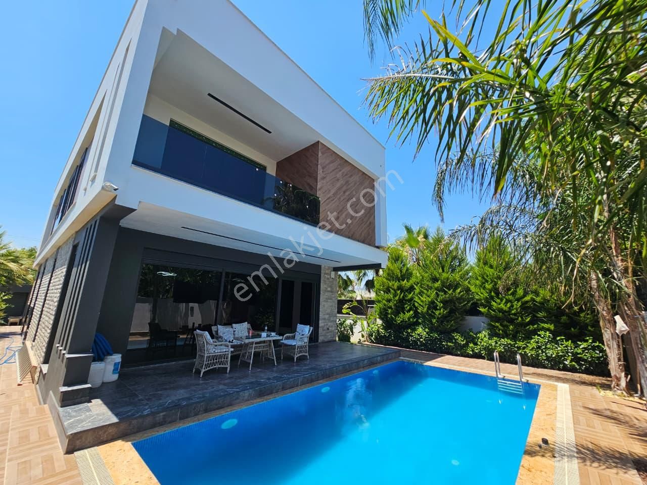 Yeşilbayırda 4+1 Modern Mimarili, Özel Havuzlu Lüks Villa - Görsel 2