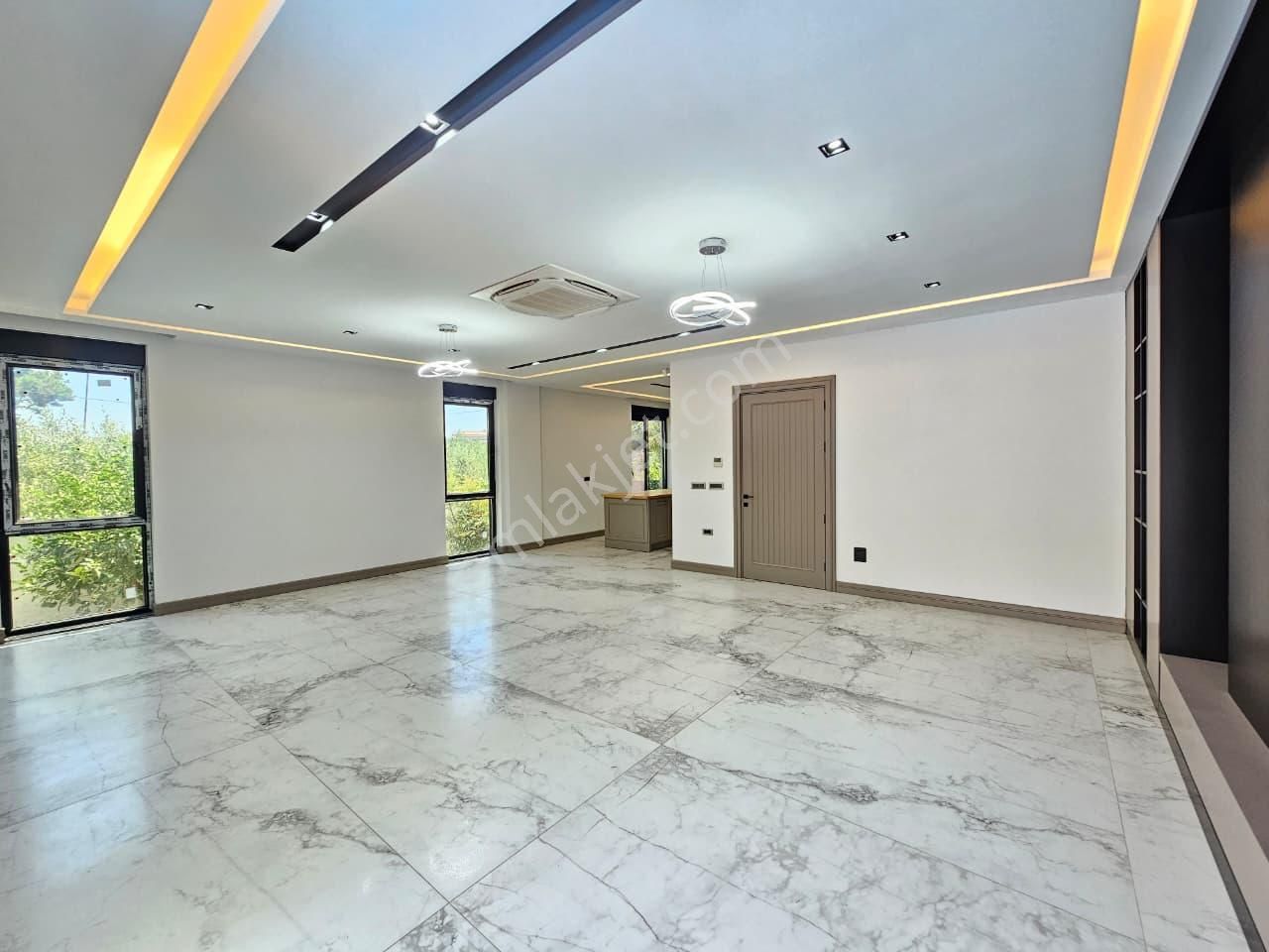 Yeşilbayırda 4+1 Modern Mimarili, Özel Havuzlu Lüks Villa - Görsel 7