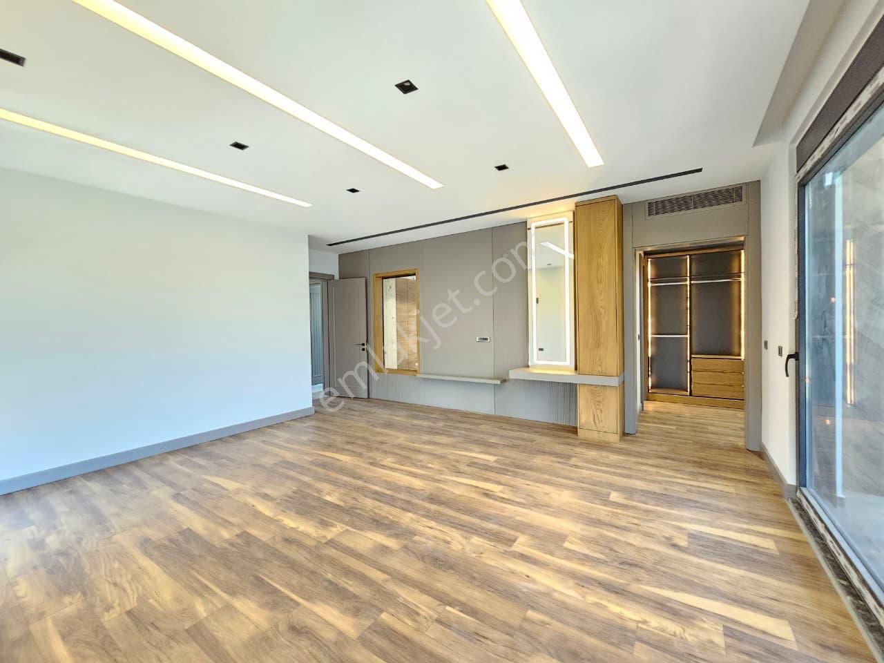 Yeşilbayırda 4+1 Modern Mimarili, Özel Havuzlu Lüks Villa - Görsel 16