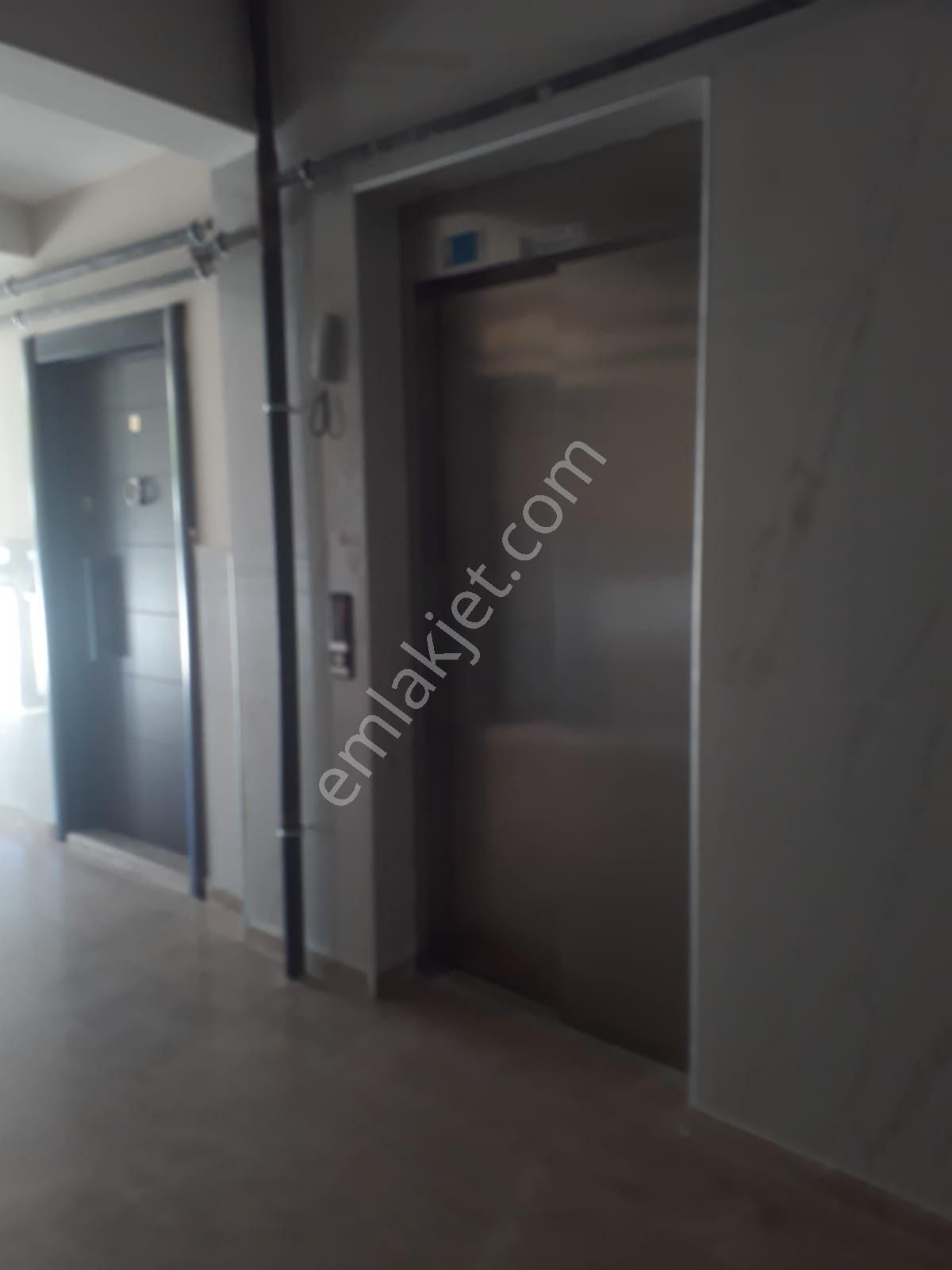 Yalova Çınarcık Teşvikiye Plajlar Mevkiinde Yeni Binada Havuzlu Sitede Sa - Görsel 4