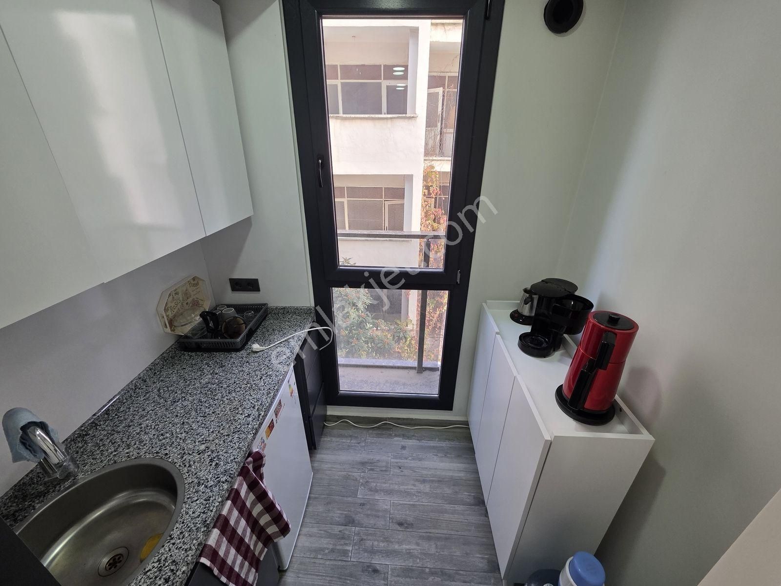 Kuşadası Merkezde Kiralık Geniş Her Şey Uygun Ofis & Büro - Görsel 9