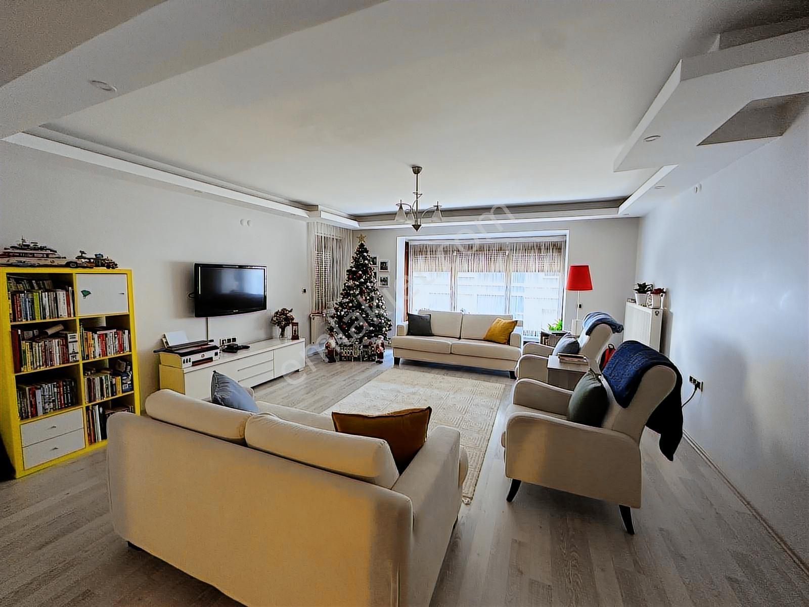 Velesbıd Park Manzaralı Asansörlü Triplex Villa-280m2 - Görsel 23
