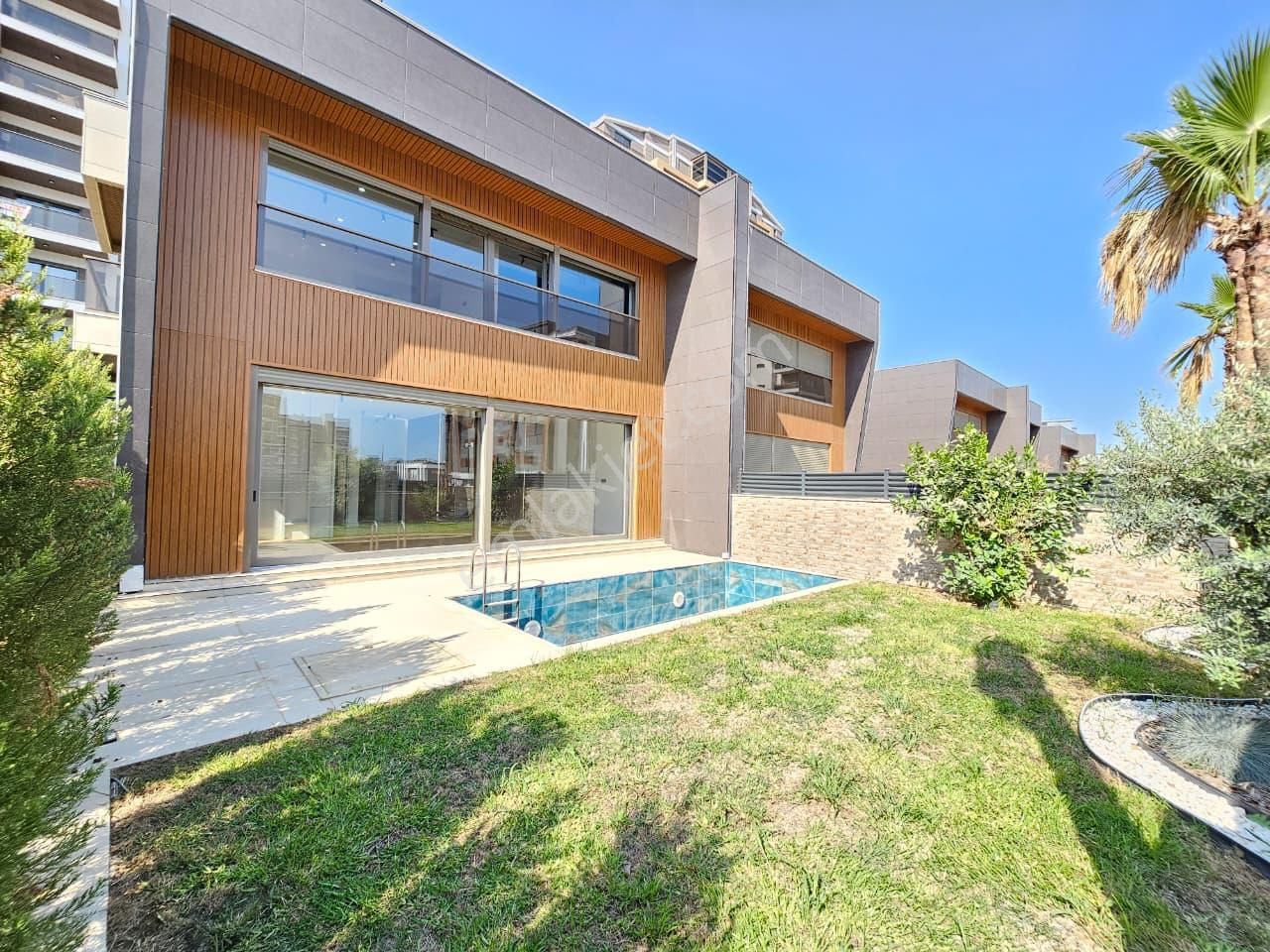 Altıntaş'ta 4+1 Modern Ve Lüks Müstakil Villa