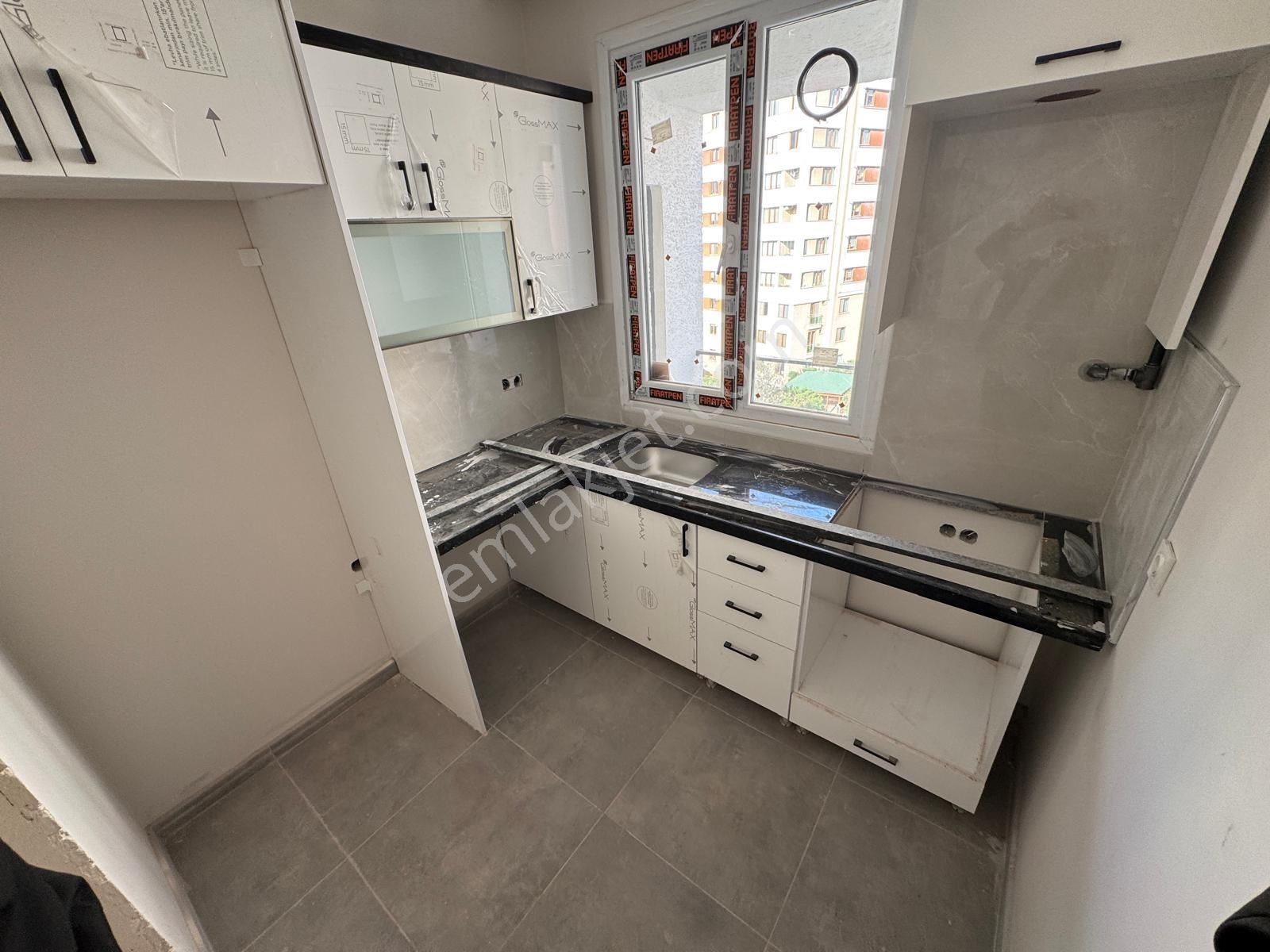 Sıfır Binada - Açık Kapalı Otoparklı - E5 Metro Yakınında Satılık 2+1 Daireler - Görsel 22