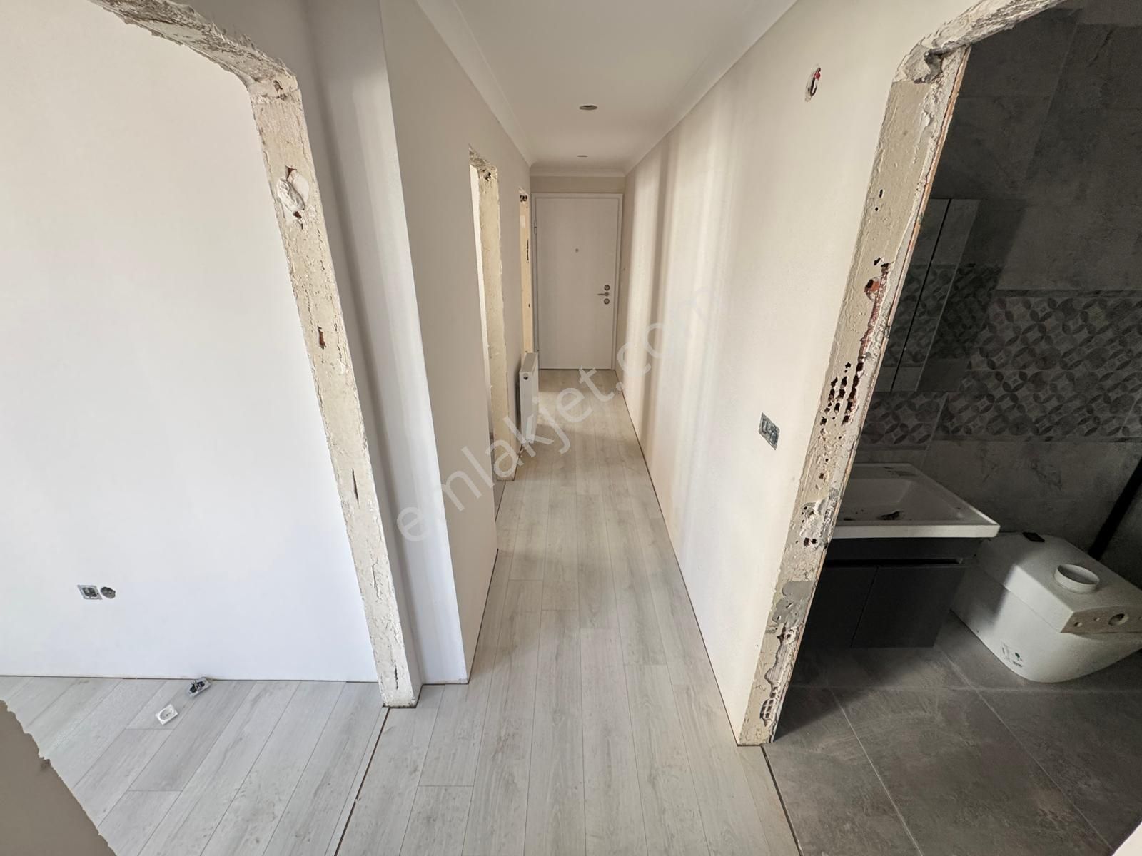 Sıfır Binada - Açık Kapalı Otoparklı - E5 Metro Yakınında Satılık 2+1 Daireler - Görsel 17