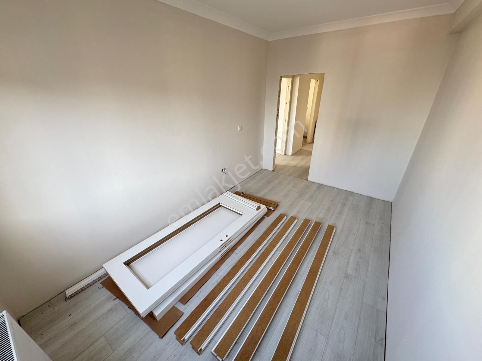 Sıfır Binada - Açık Kapalı Otoparklı - E5 Metro Yakınında Satılık 2+1 Daireler - Görsel 14