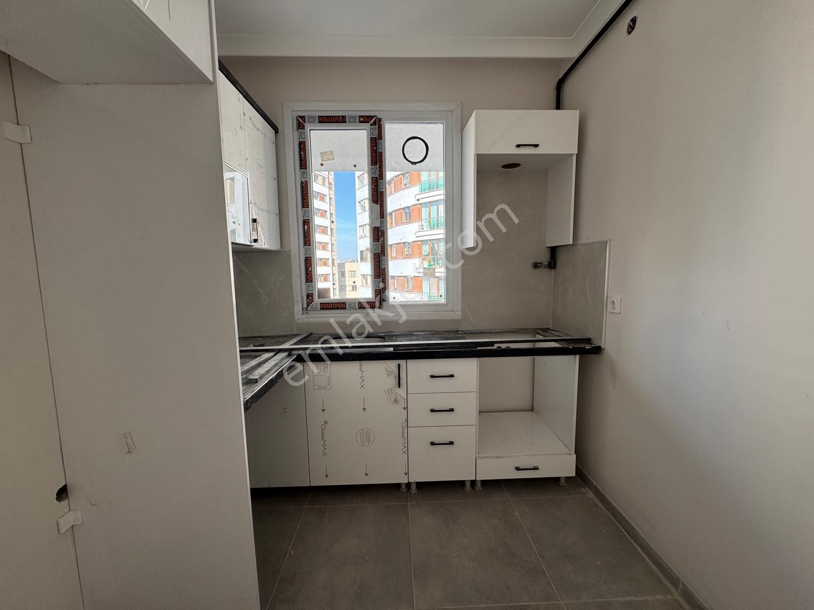 Sıfır Binada - Açık Kapalı Otoparklı - E5 Metro Yakınında Satılık 2+1 Daireler - Görsel 24