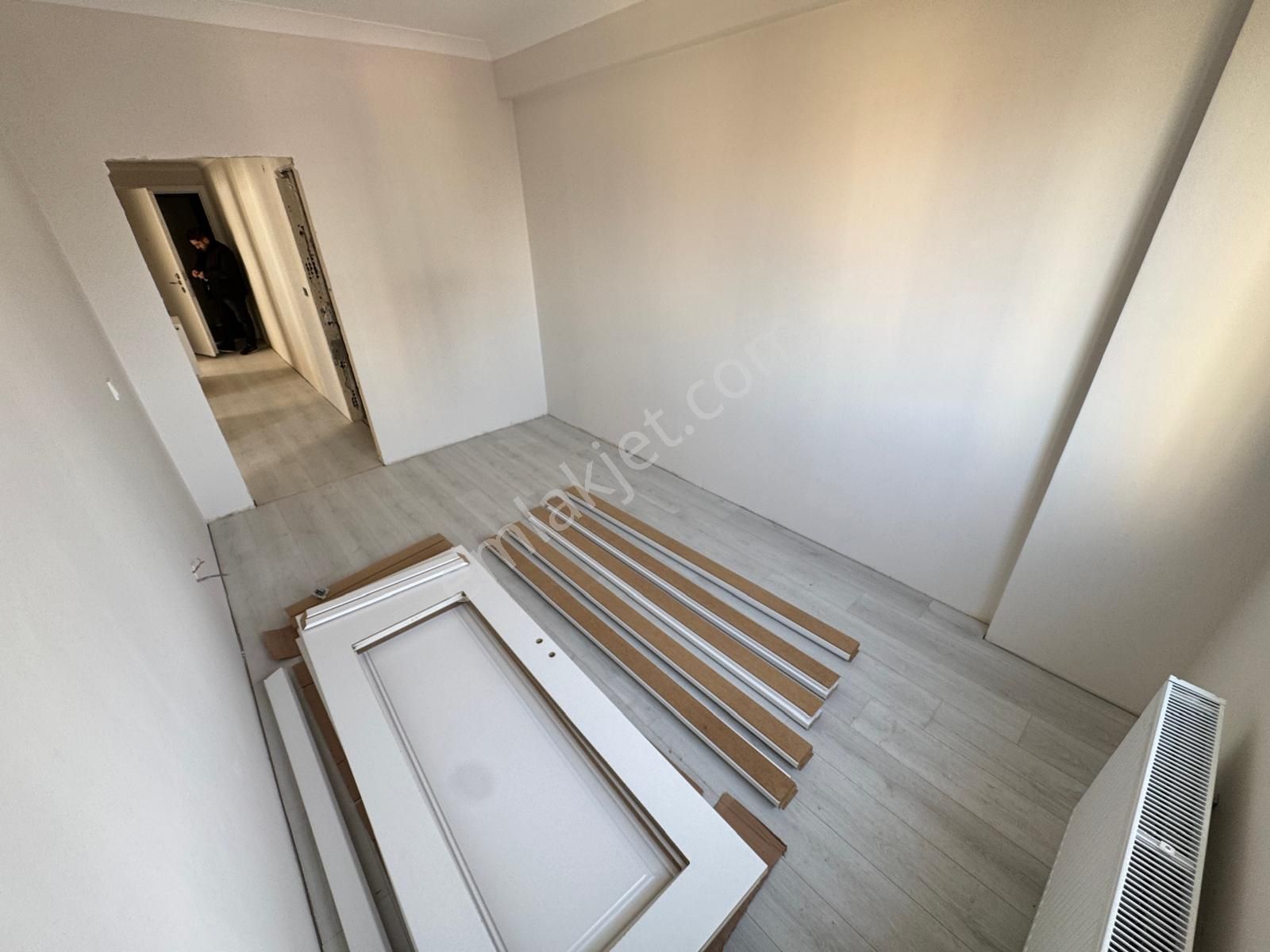 Sıfır Binada - Açık Kapalı Otoparklı - E5 Metro Yakınında Satılık 2+1 Daireler - Görsel 15