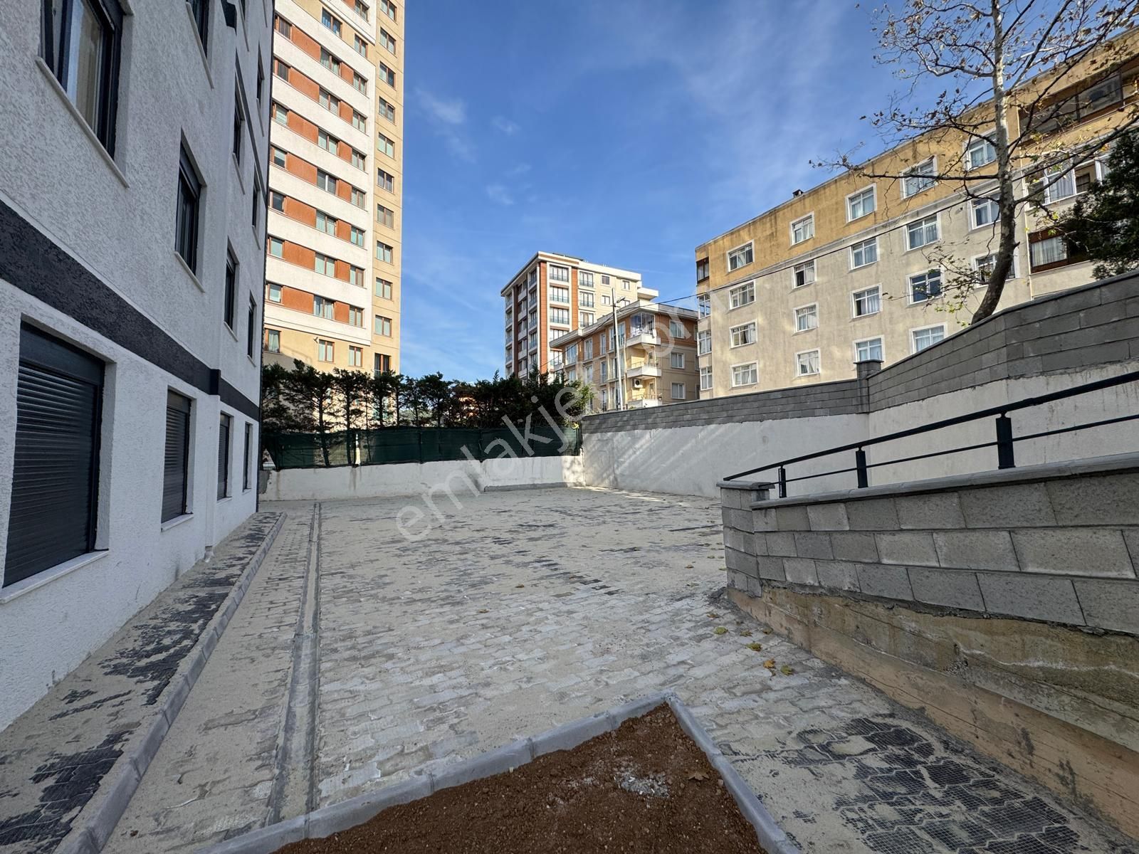 Sıfır Binada - Açık Kapalı Otoparklı - E5 Metro Yakınında Satılık 2+1 Daireler - Görsel 27