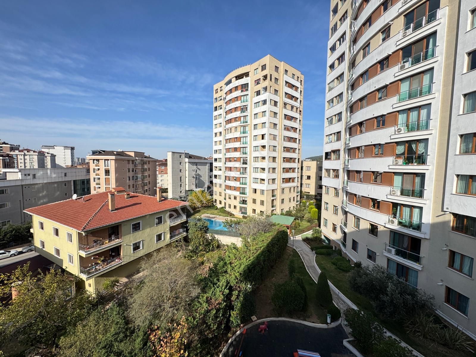 Sıfır Binada - Açık Kapalı Otoparklı - E5 Metro Yakınında Satılık 2+1 Daireler - Görsel 7