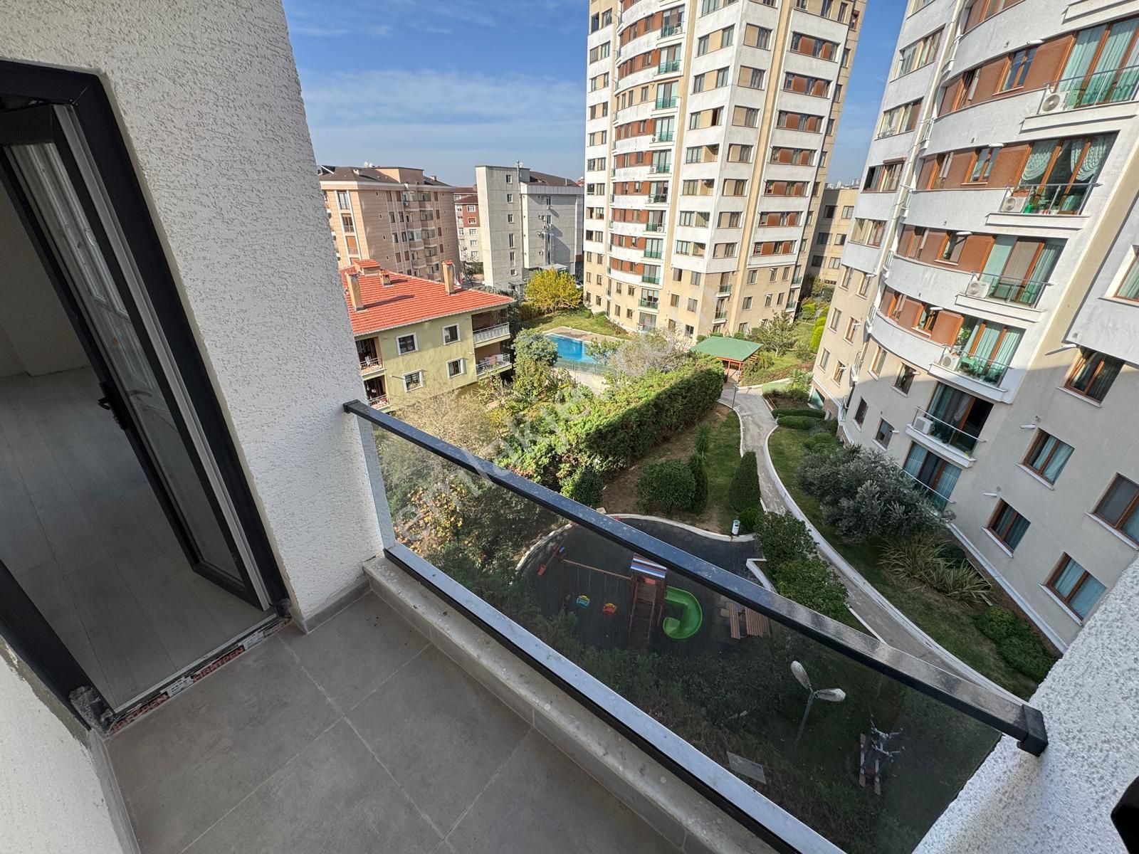 Sıfır Binada - Açık Kapalı Otoparklı - E5 Metro Yakınında Satılık 2+1 Daireler - Görsel 9