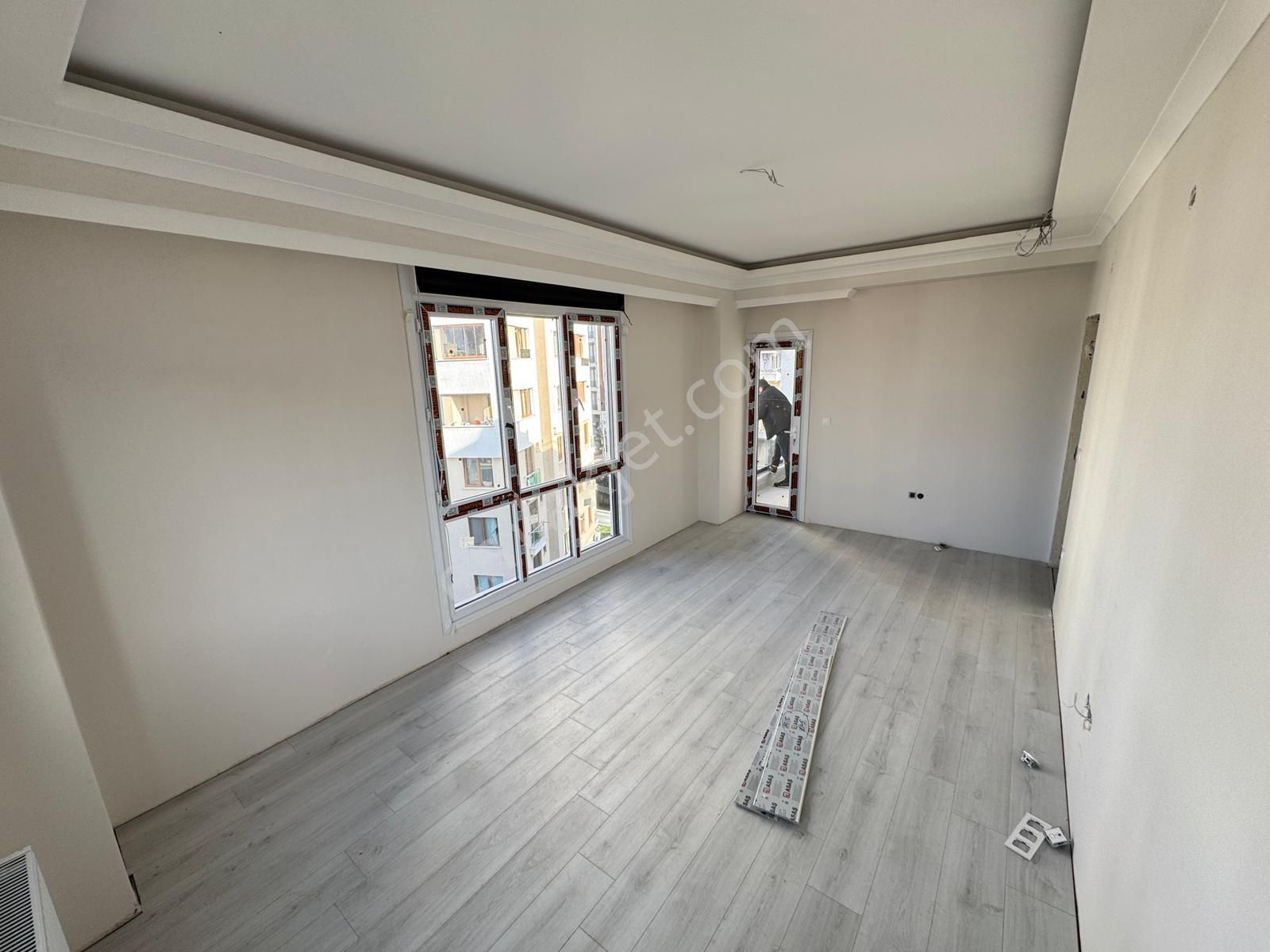 Sıfır Binada - Açık Kapalı Otoparklı - E5 Metro Yakınında Satılık 2+1 Daireler - Görsel 4