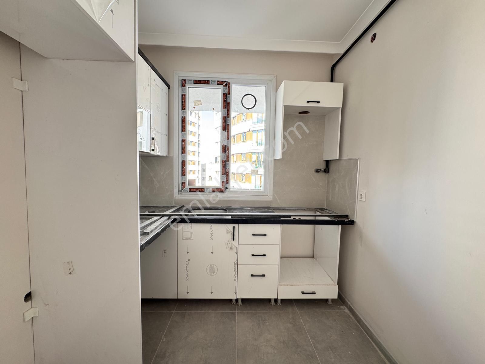 Sıfır Binada - Açık Kapalı Otoparklı - E5 Metro Yakınında Satılık 2+1 Daireler - Görsel 21