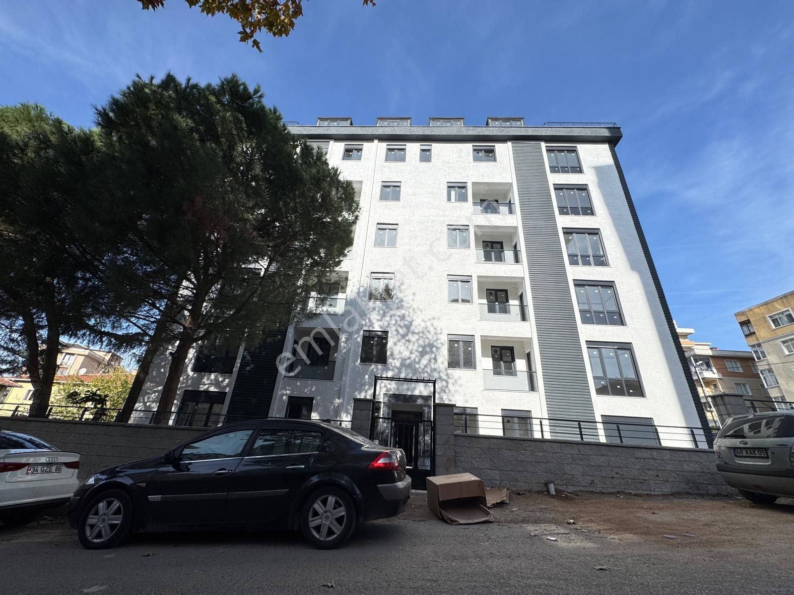 Sıfır Binada - Açık Kapalı Otoparklı - E5 Metro Yakınında Satılık 2+1 Daireler - Görsel 32