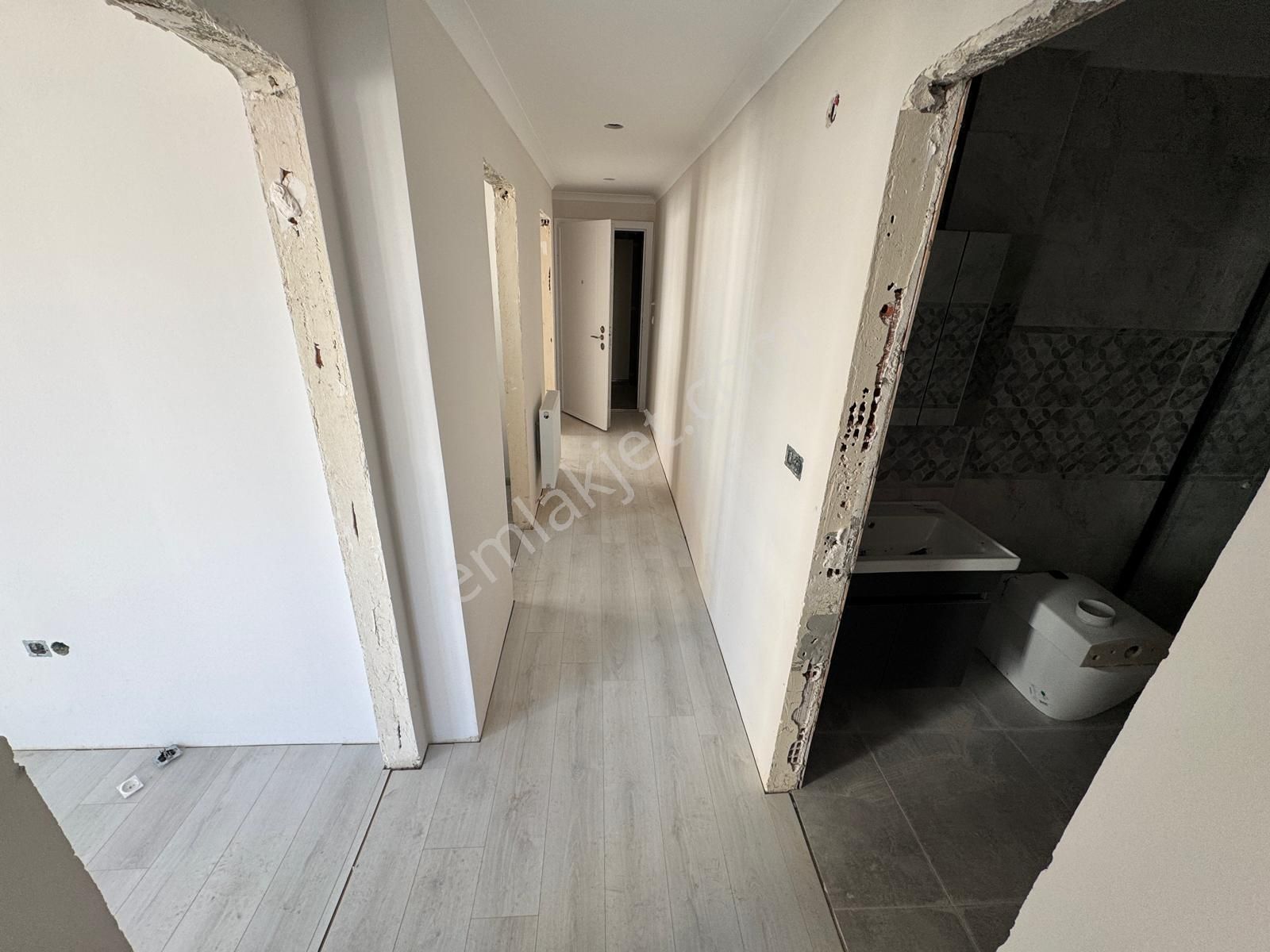 Sıfır Binada - Açık Kapalı Otoparklı - E5 Metro Yakınında Satılık 2+1 Daireler - Görsel 10