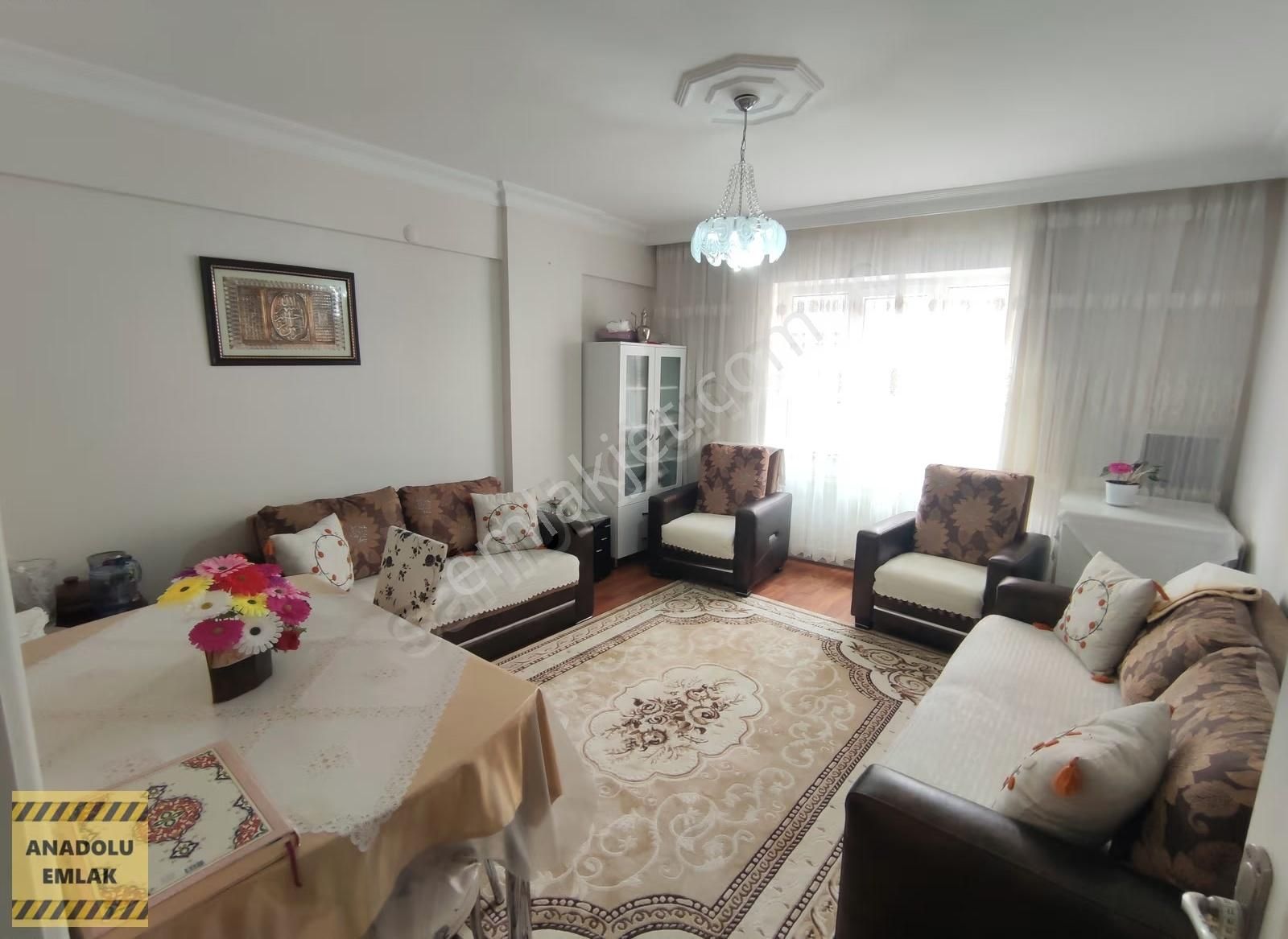 Cumhuriyette Yeni Binadan Satılık 2+1 90 M2 Daire 1.kat