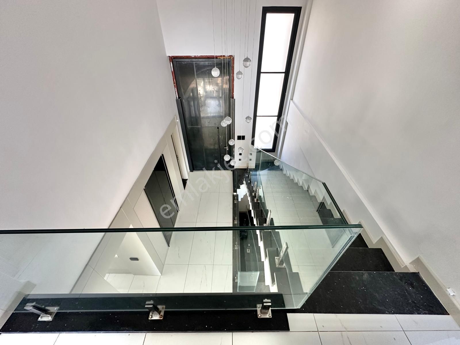 Berkay Demirel'den Gürede Hayallerin Ötesinde Havuzlu 5+1 Villa - Görsel 31