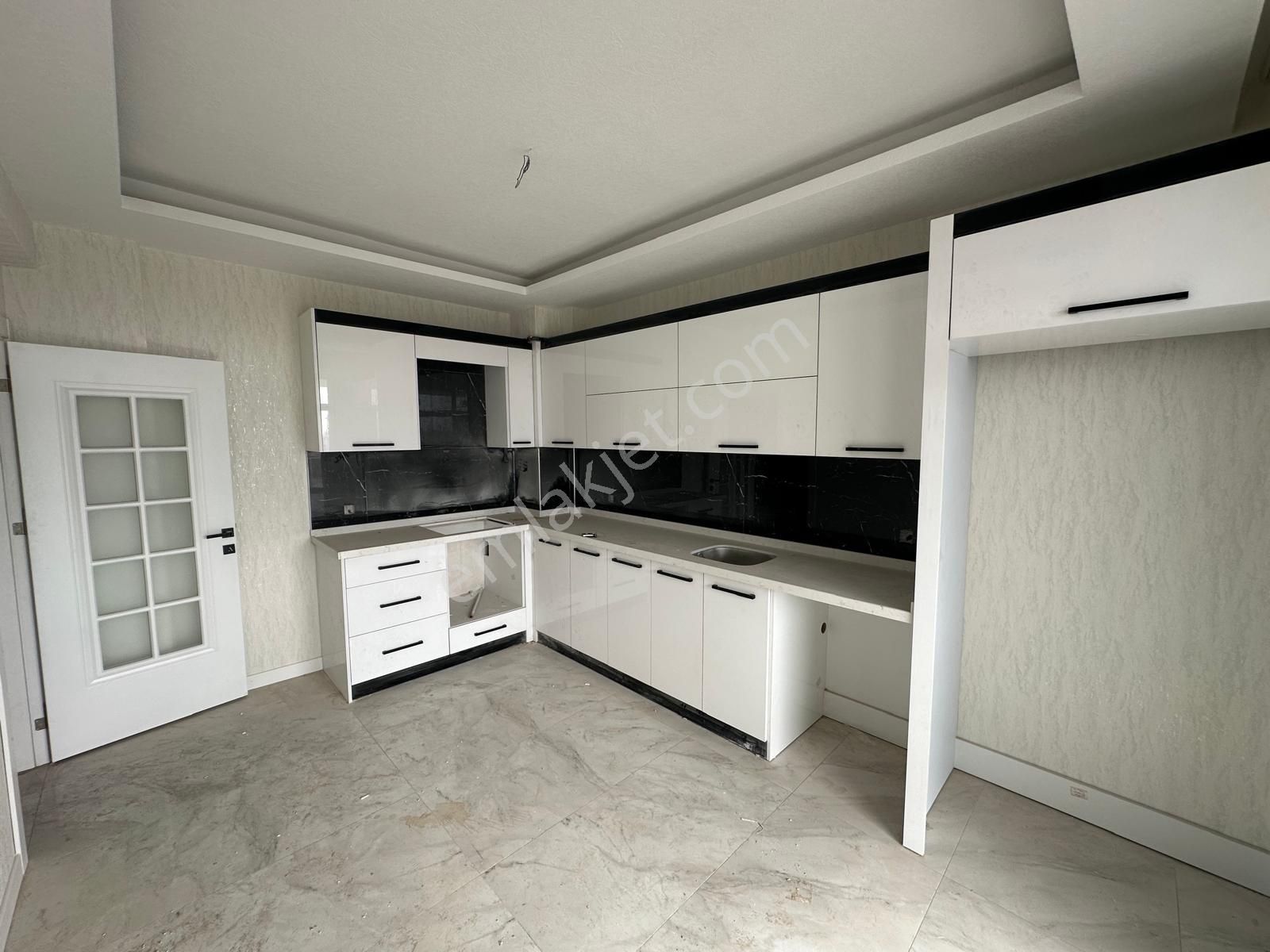 Uluğbey Mah Antalya Çevre Yoluna Sıfır 3+1 Satılık Daire - Görsel 3