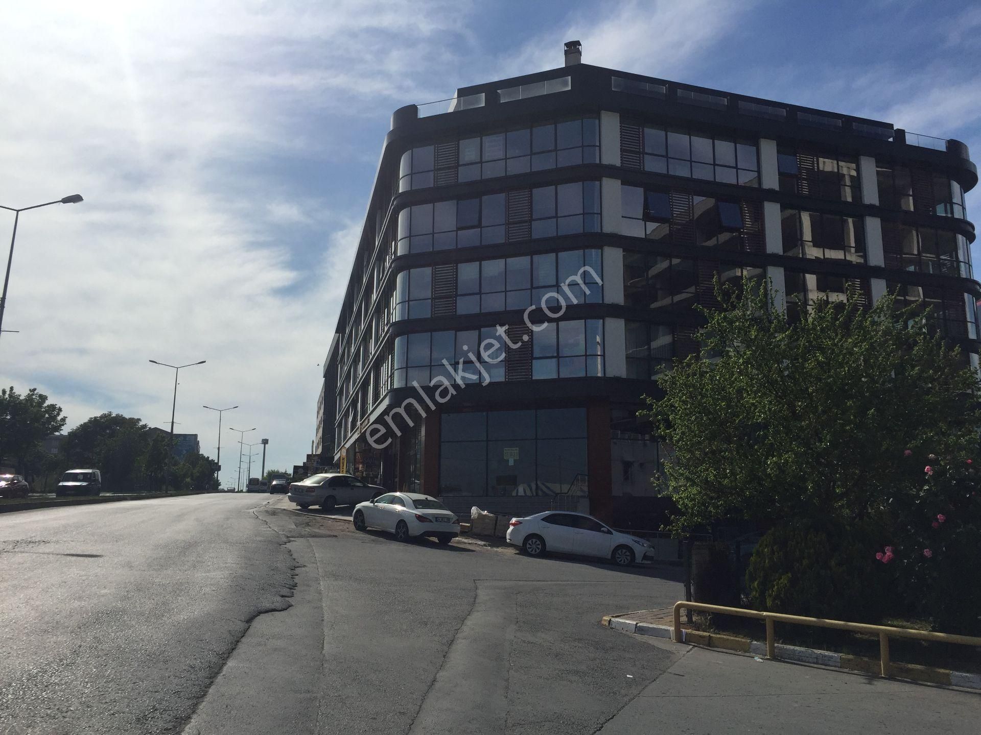 Corner Offıce 2+1 100 M2 Lüks Yapılı Kiralık Ofis - Görsel 3