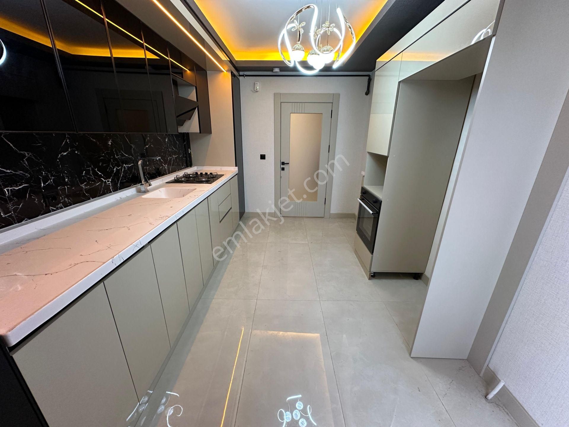 Sincan Yenikent Satılık 3+1 Daire E.banyo Ara Kat Geniş