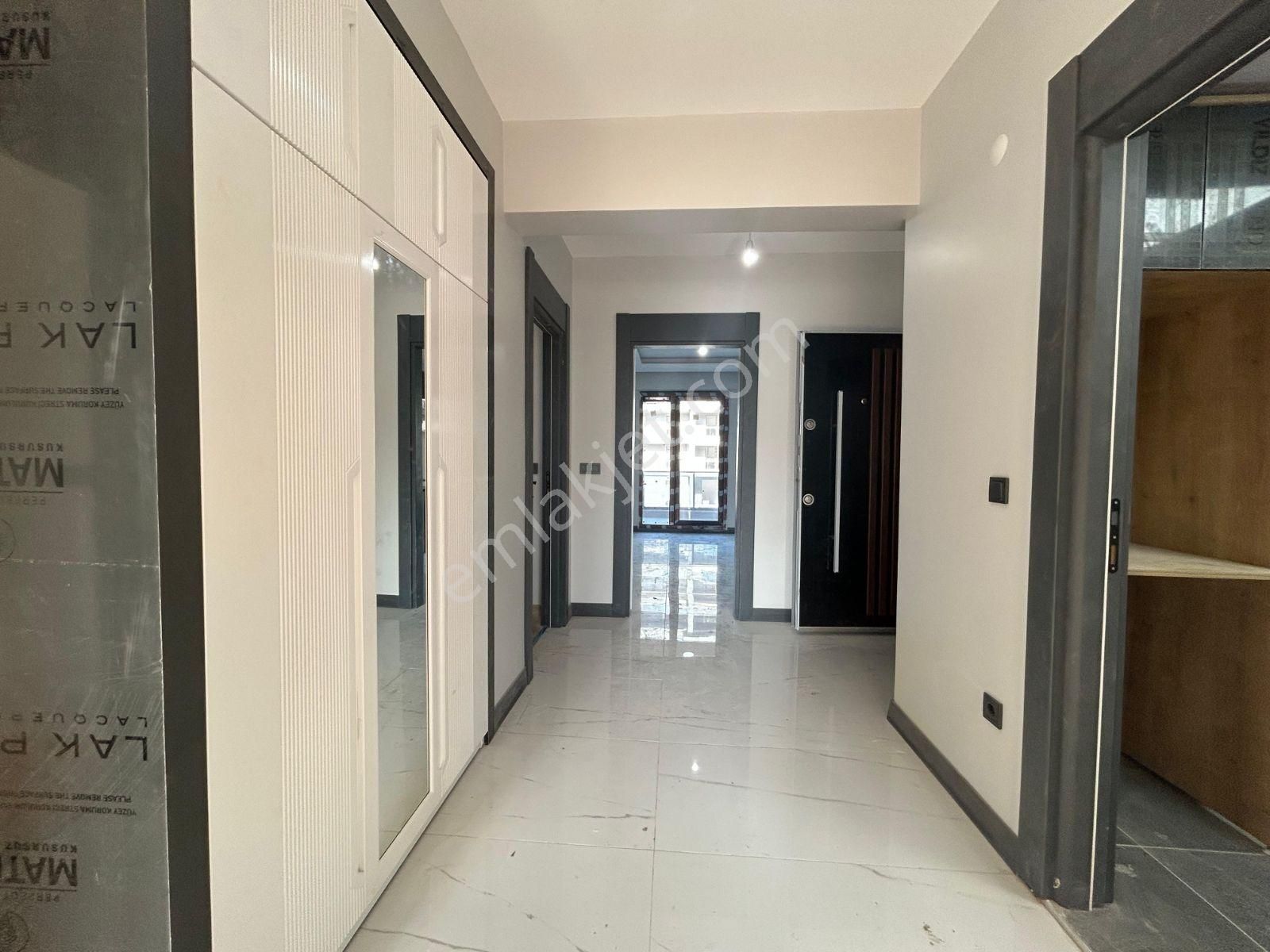 Havuzlu Güvenlikli Sitede 3+1 140 M² Ultra Lüks Daire Modern - Görsel 11