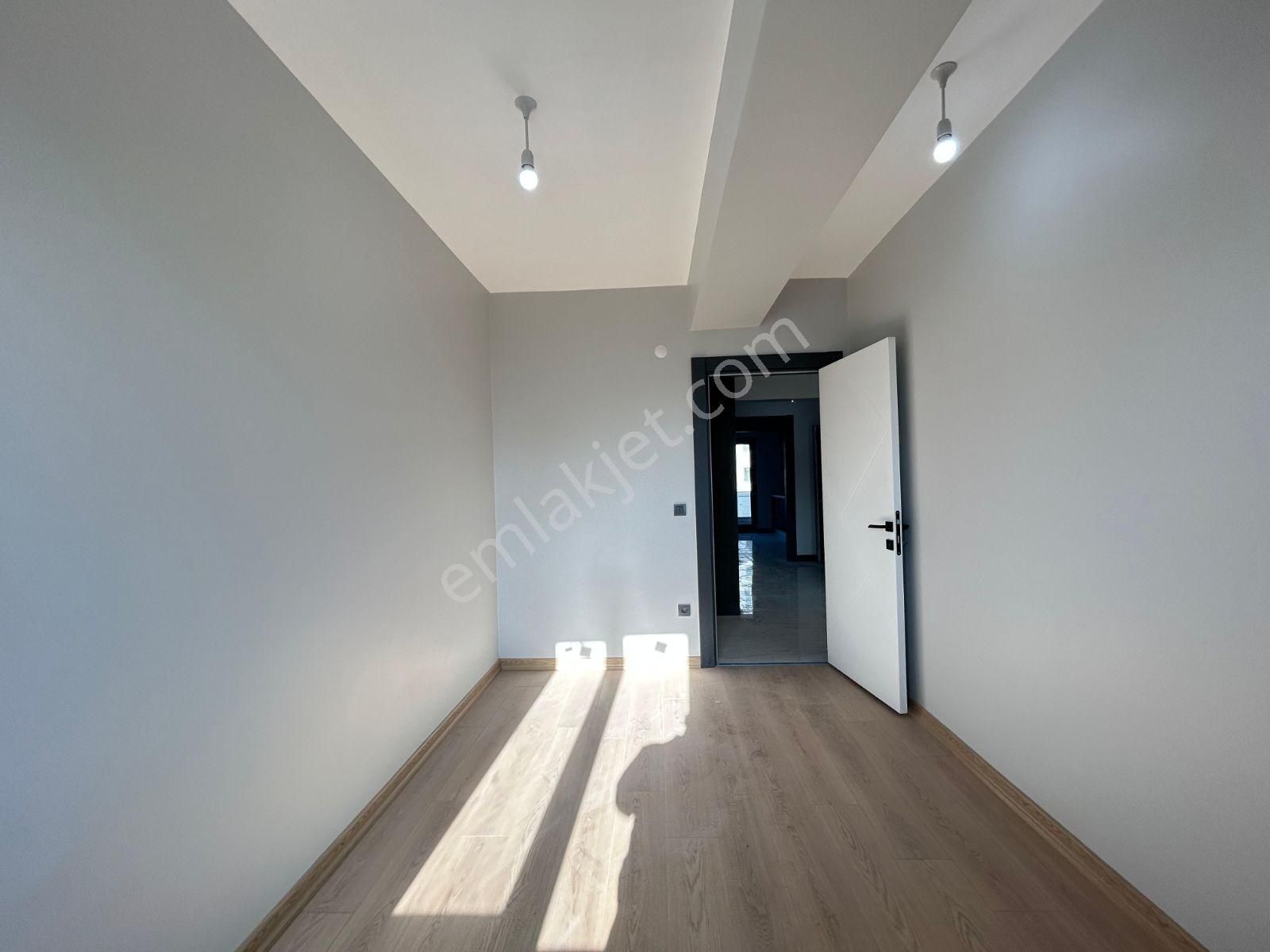 Havuzlu Güvenlikli Sitede 3+1 140 M² Ultra Lüks Daire Modern - Görsel 18